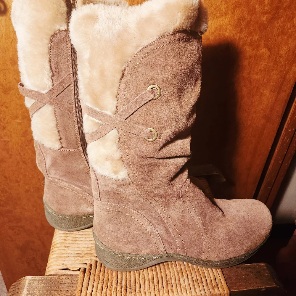 BareTraps Tan Suede Boots with Fur Lining Women's Size 11